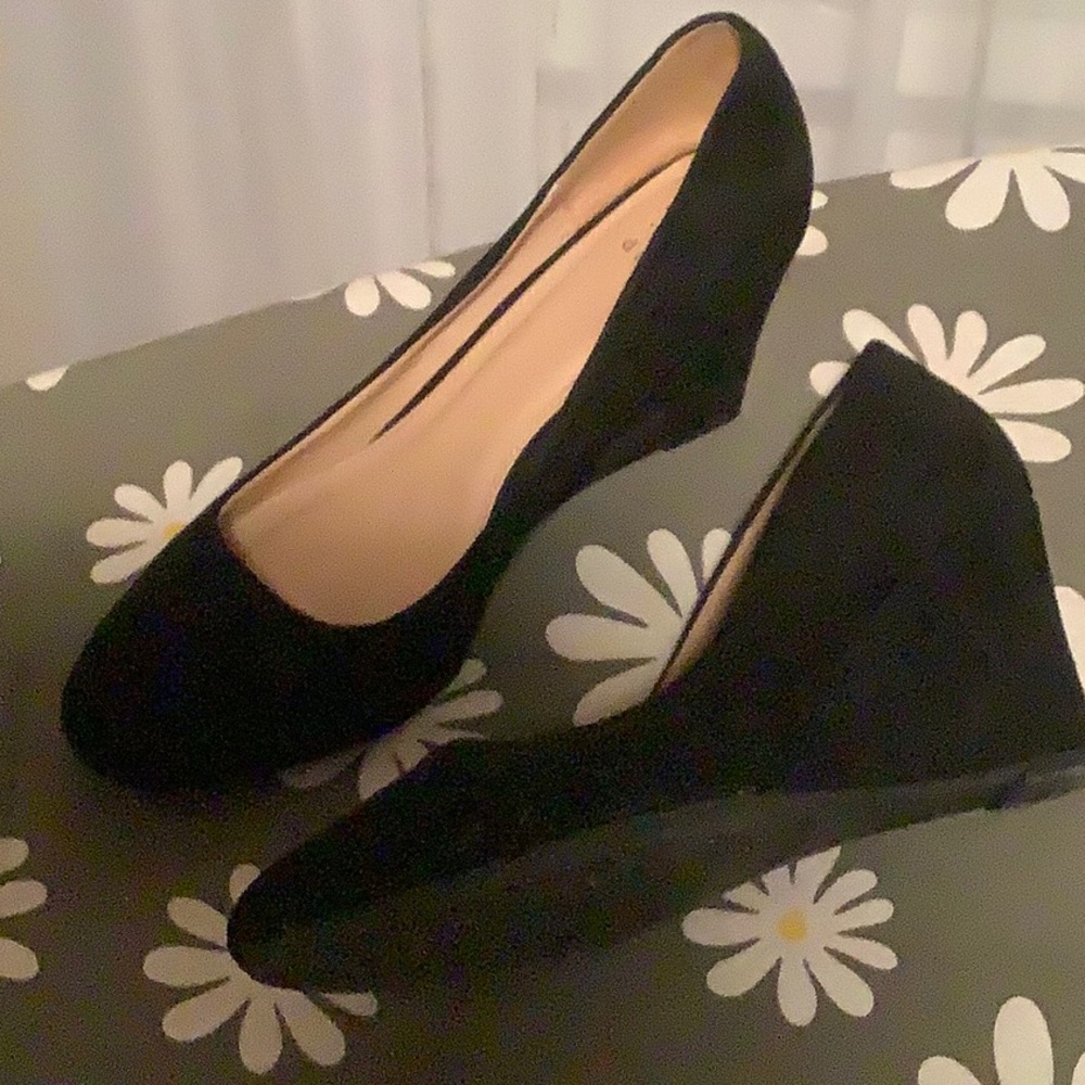 Elegant Black Wedge Shoes